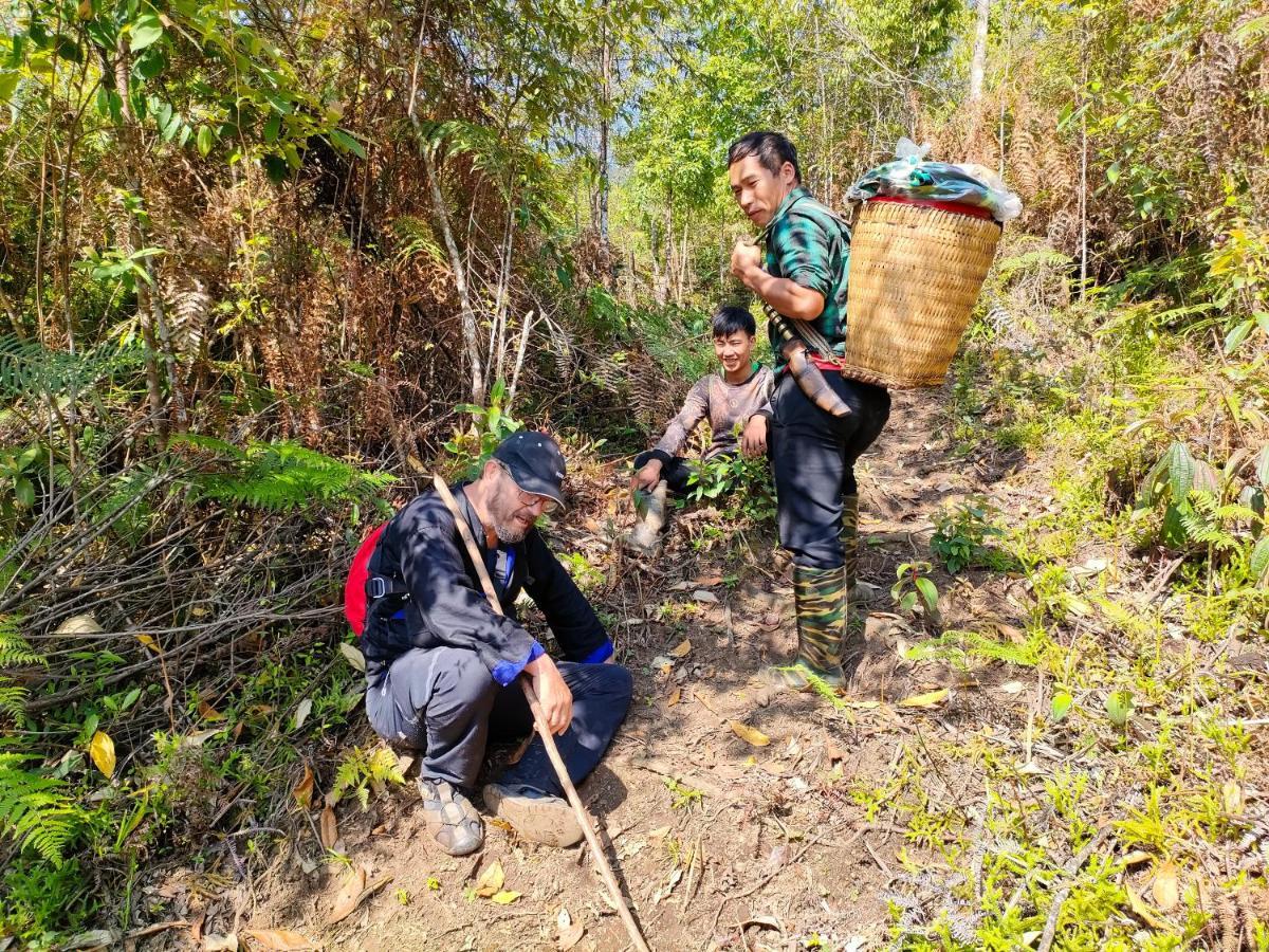Indigenous Homestay- Trek- Food- Bus Mu Cang Chai Экстерьер фото