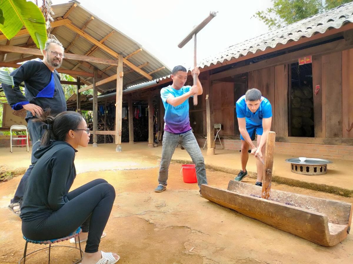 Indigenous Homestay- Trek- Food- Bus Mu Cang Chai Экстерьер фото