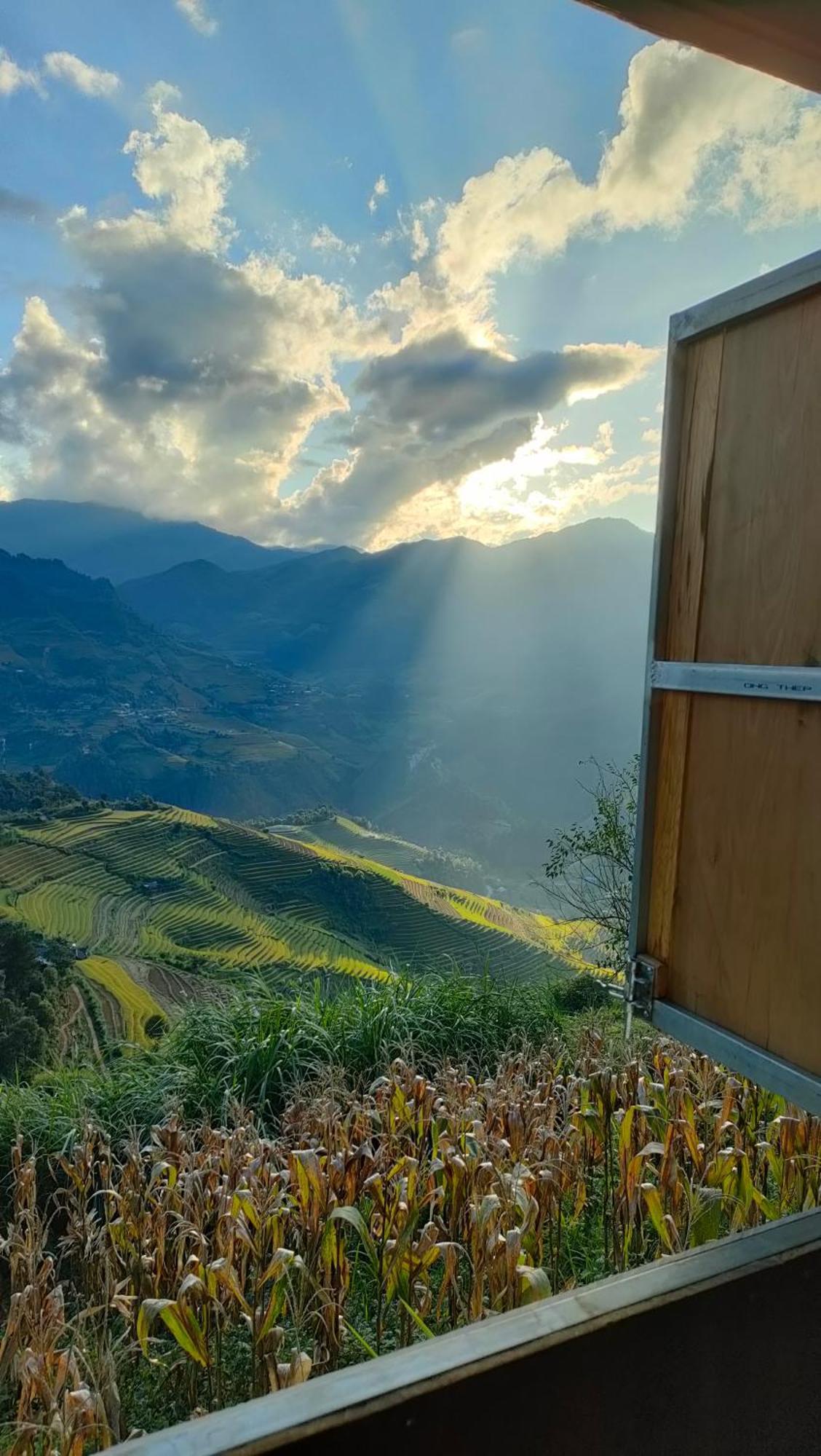 Indigenous Homestay- Trek- Food- Bus Mu Cang Chai Экстерьер фото