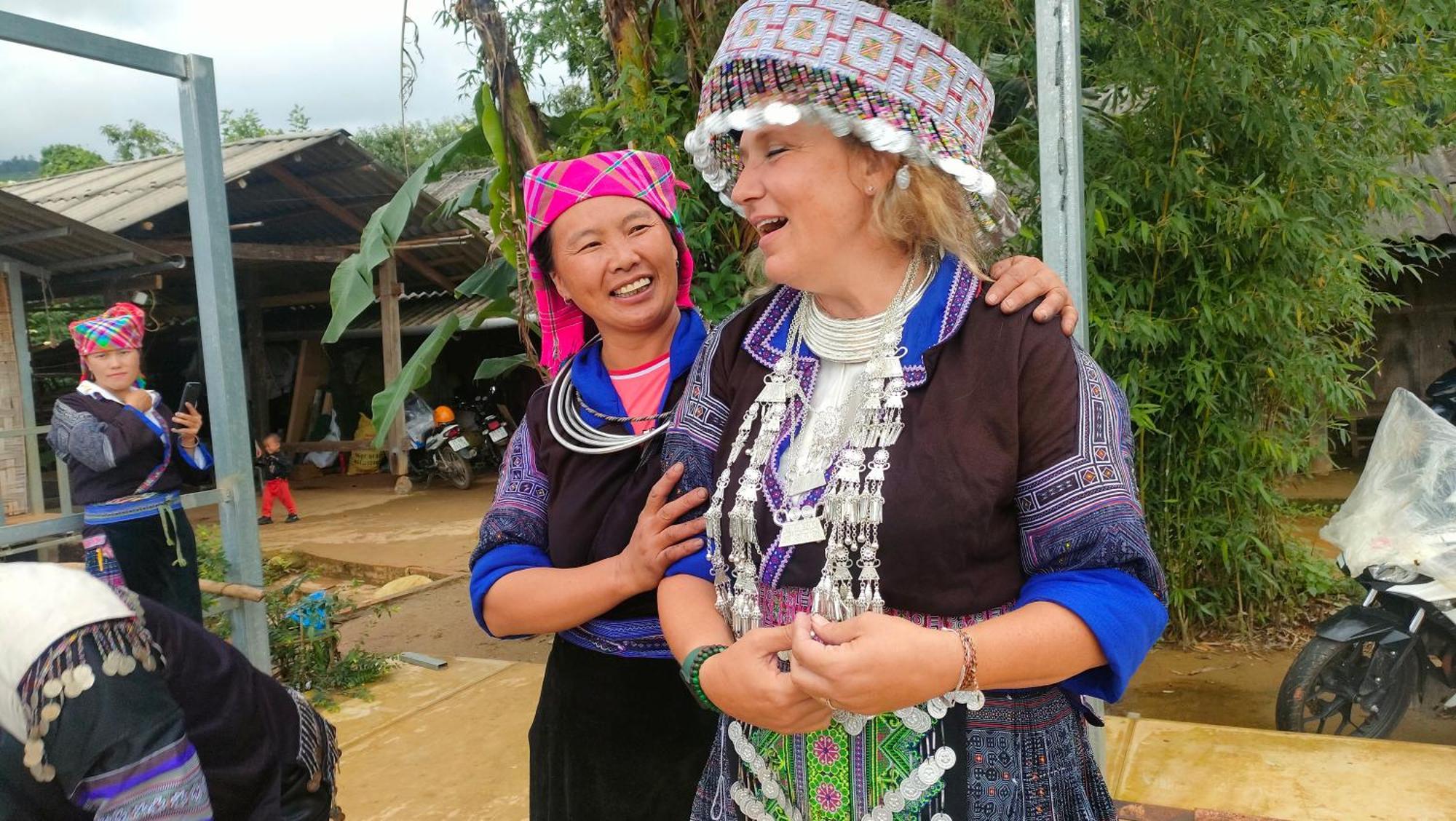 Indigenous Homestay- Trek- Food- Bus Mu Cang Chai Экстерьер фото
