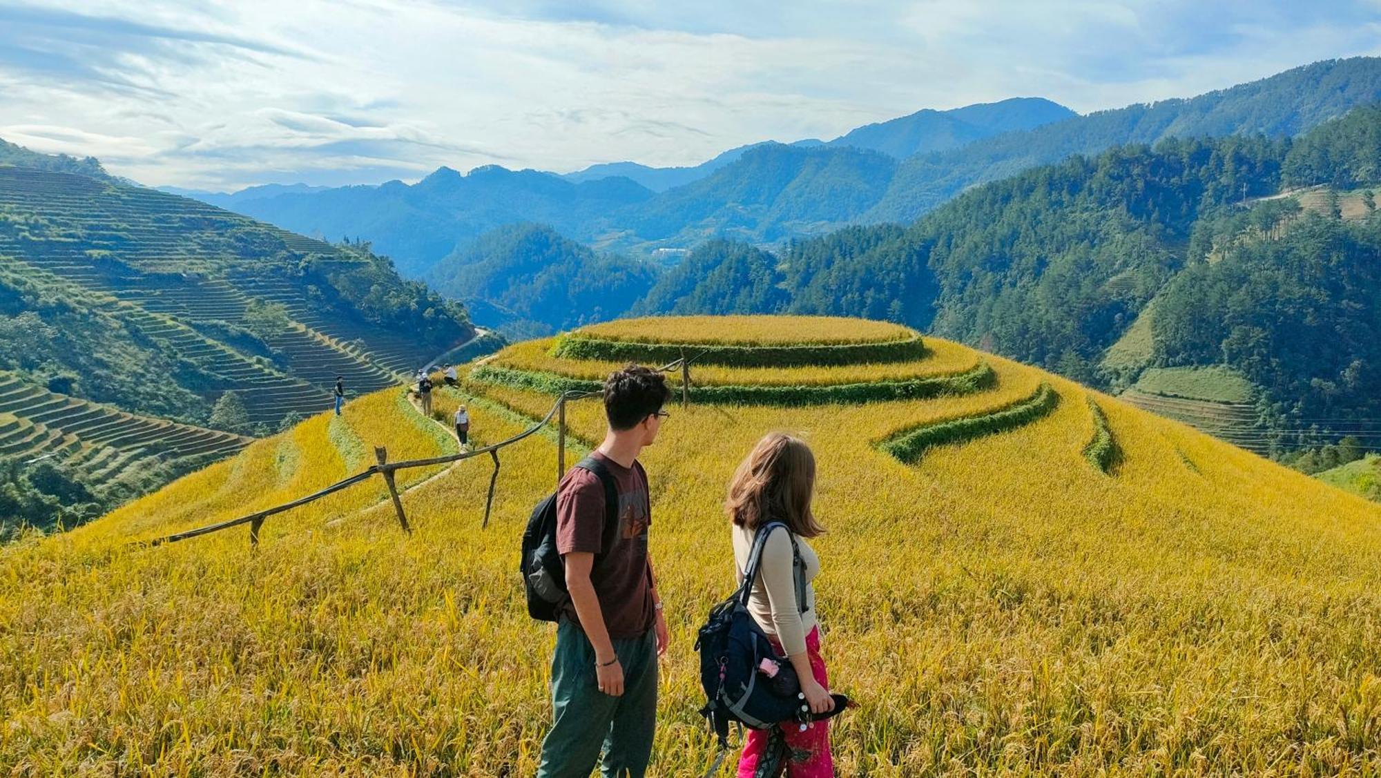 Indigenous Homestay- Trek- Food- Bus Mu Cang Chai Экстерьер фото